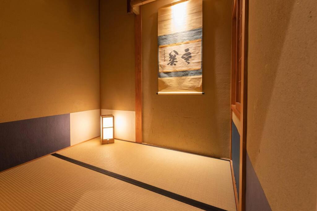 祇園せいじ庵。お風呂が素敵な貸切京町家。Netflix見放題。 Villa Kyoto Exteriör bild
